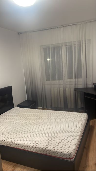 Inchiriez apartament  3 camere