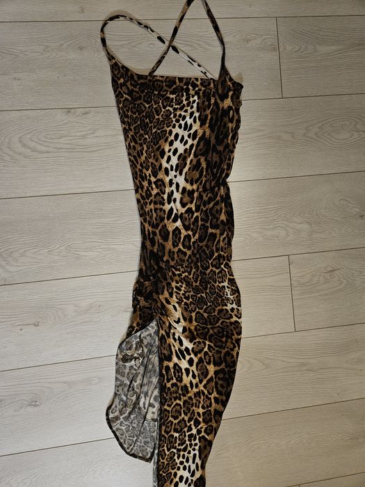 Rochie animal print cu spatele gol