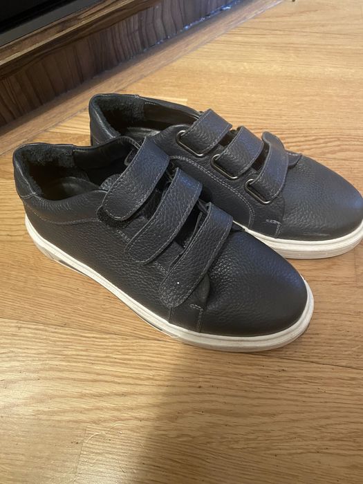 Продам кожанные кеды