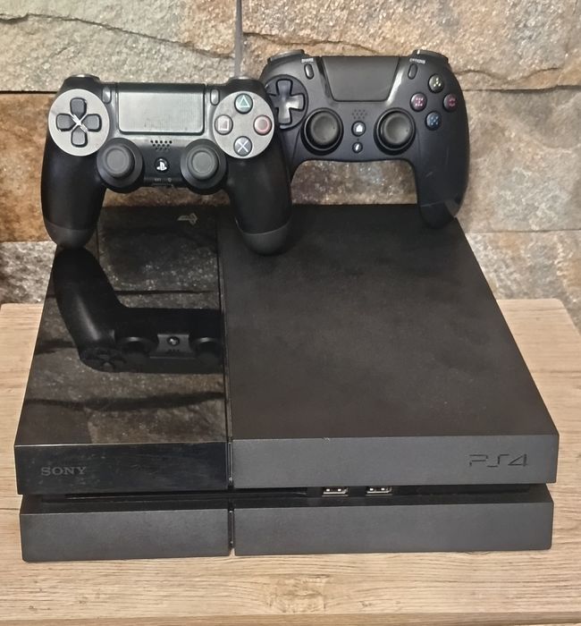 PS4/PlayStation 4 Phat 500GB HDD cu +20 jocuri+2 Controllere Wirelles