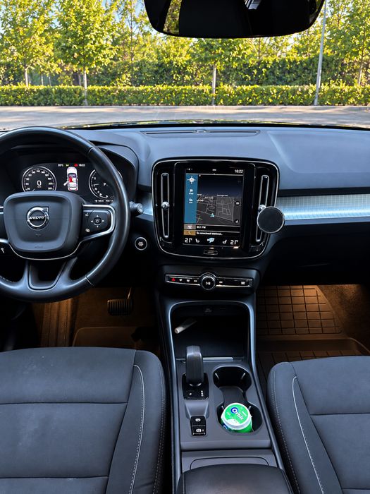 VOLVO XC40 2021 — imagine 5