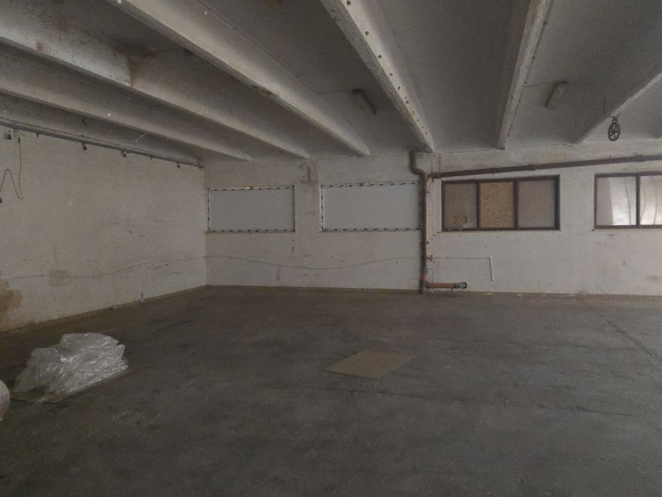 Inchiriez hala str Nordului cu suprafata de 400 mp plus birou