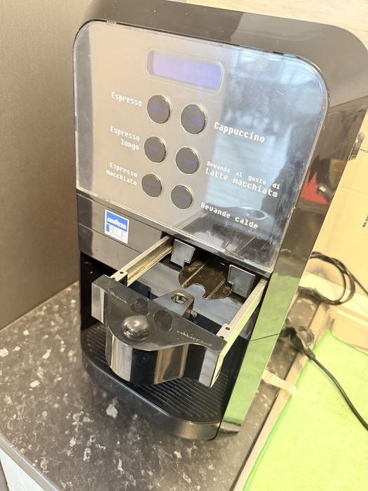 Vand Aparat Cafea Lavazza 2500 LB