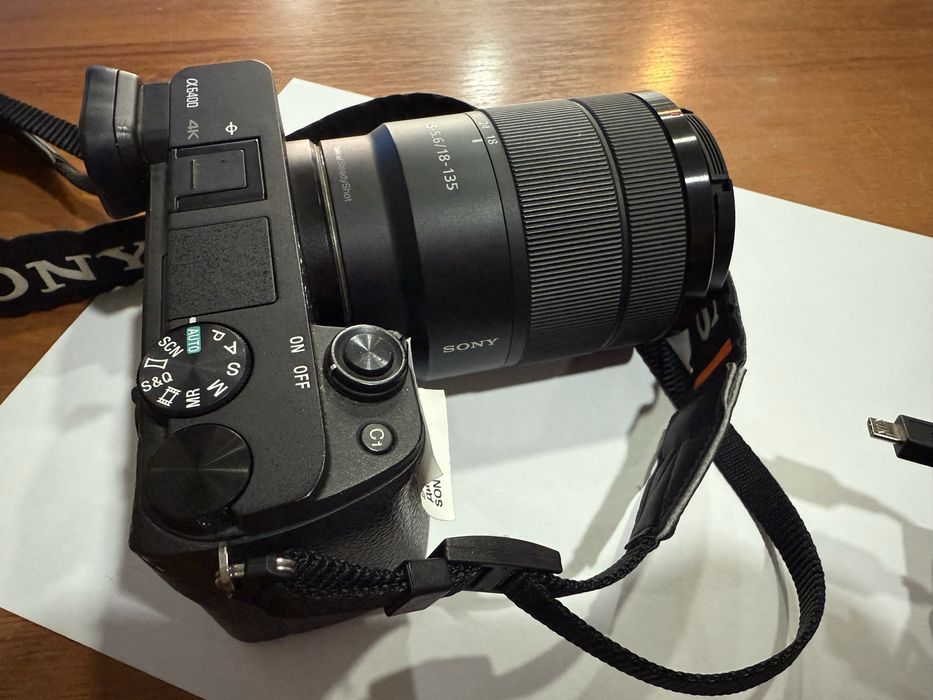 Фотоапарат Sony a6400 с обектив