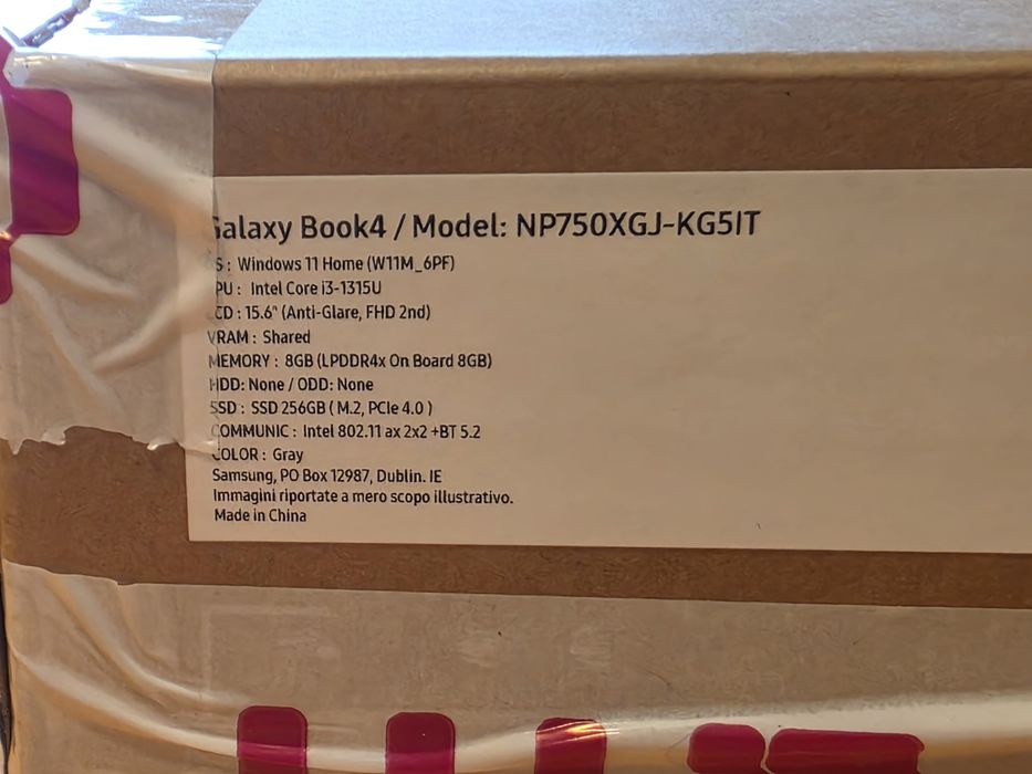 Samsung Book4, 15.6" Core i3, 8GB RAM 256GB SSD  open box factura