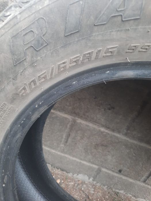 Продам комплект зимних шин