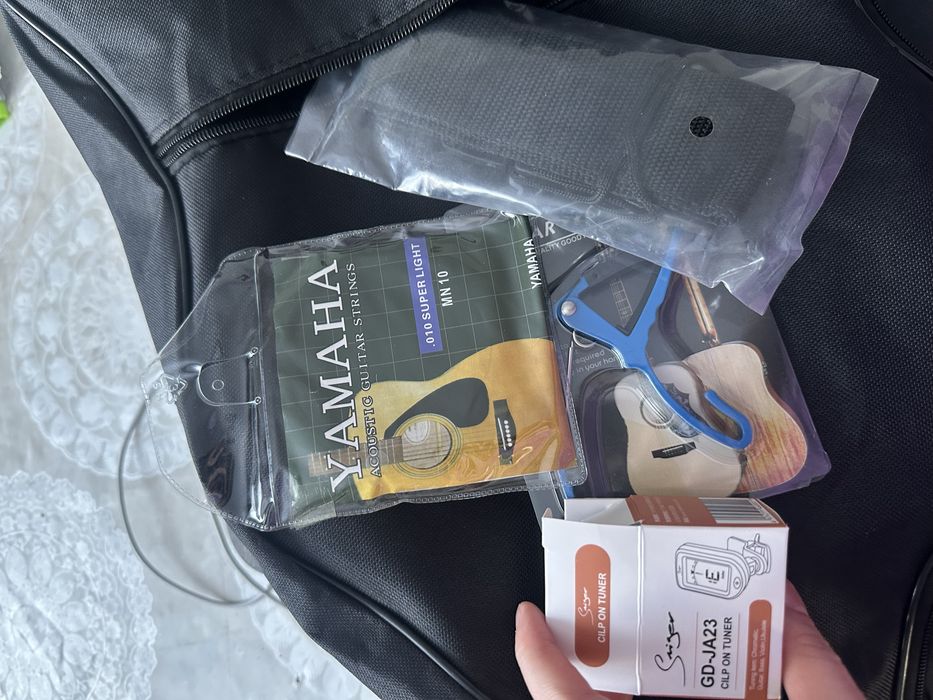 Акустическая гитара