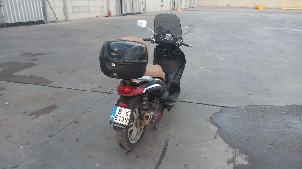 Скутер Piaggio Beverly 250