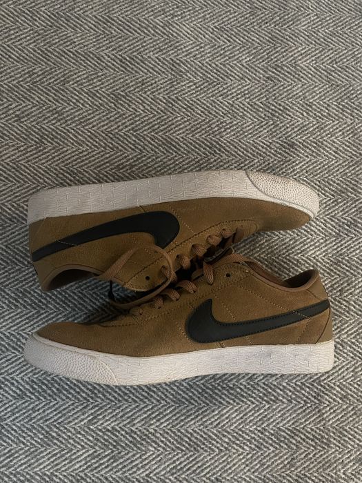 Papuci nike sb brun