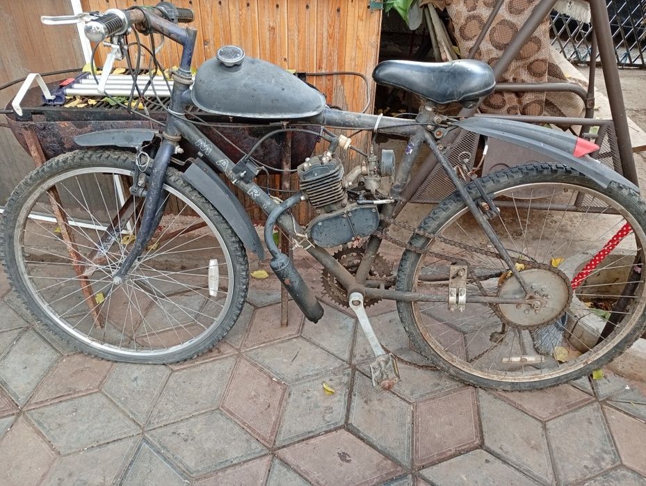 Bicicletă cu motor