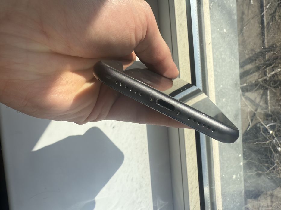 Iphone 11 64gb акб 71%