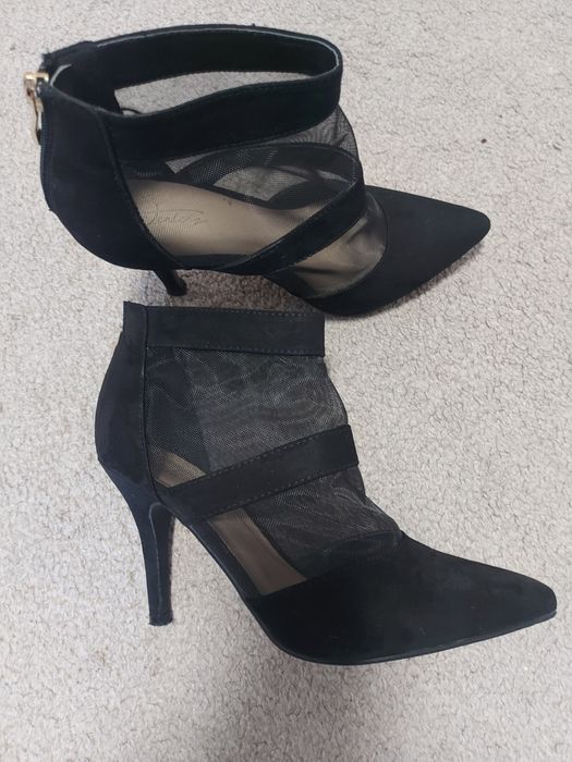 Дамски обувки с висок ток