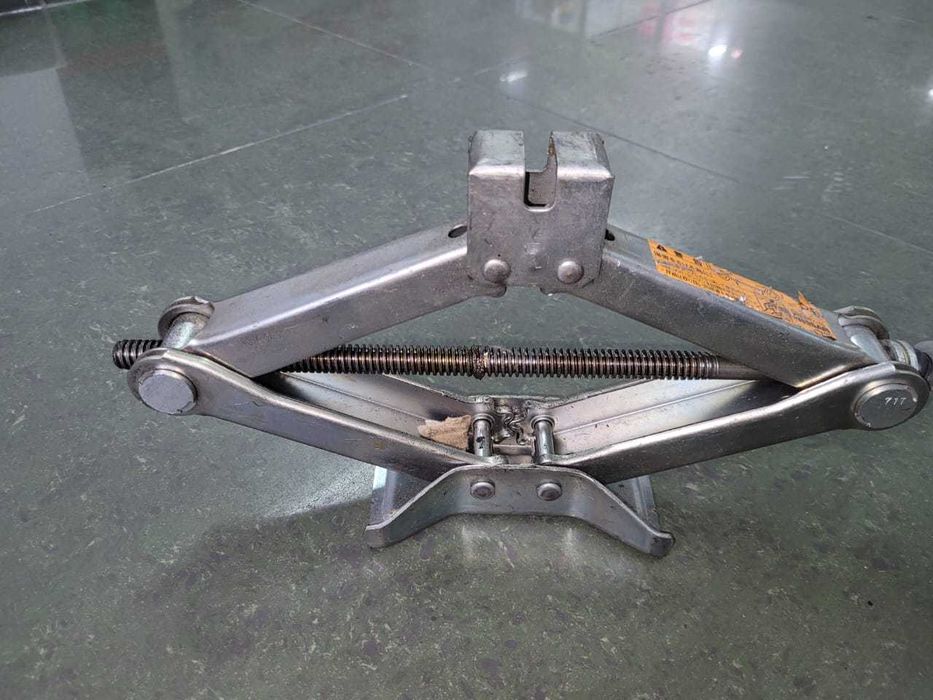 Домкрат бу из Японии и ОАЭ