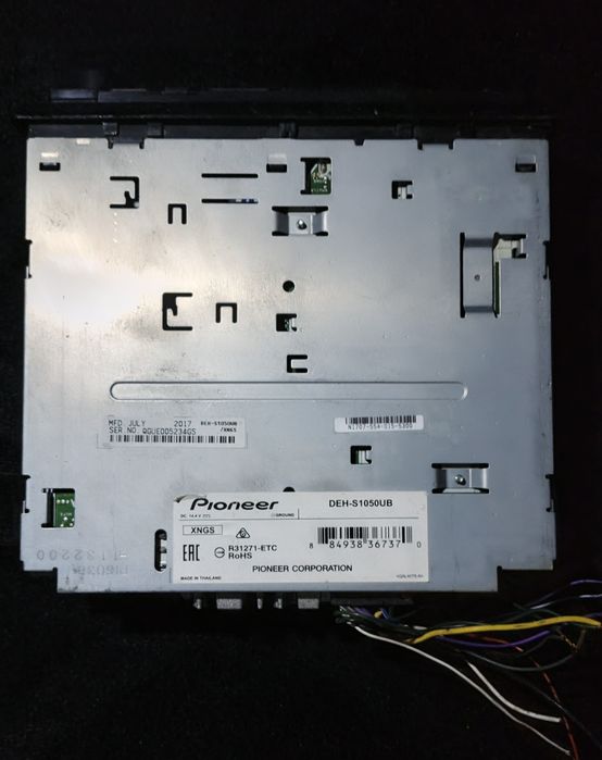 Сотилади Pioneer DEH1050UB состояние идеал