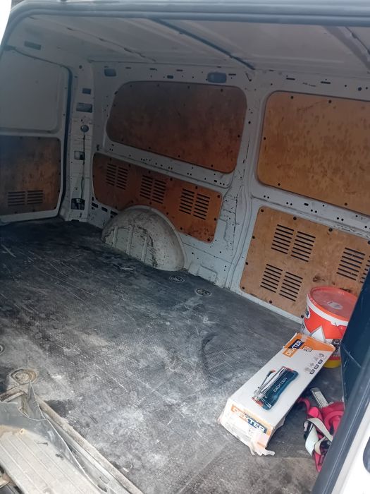 Mercedes Vito CDI 111 Duba model lung 2009 – GATA DE MUNCA
Motor 2.2 C