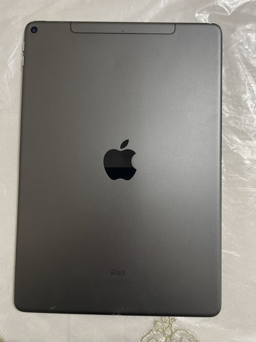 срочно продаю Ipad air 3 64gb