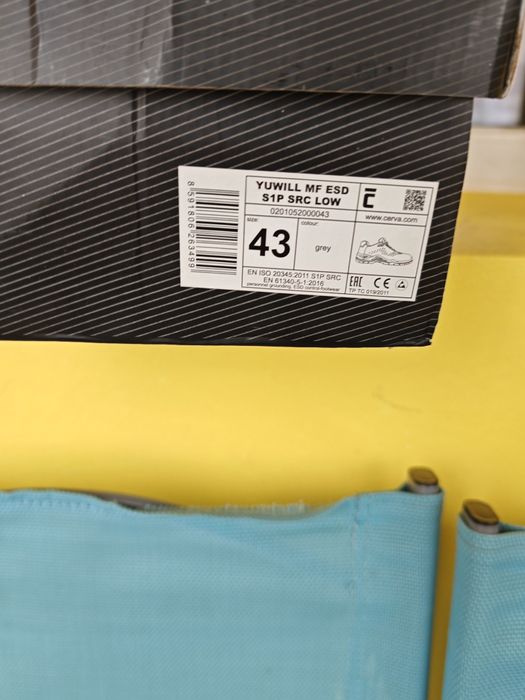 Bocanci de lucru cu bombeu Cerva