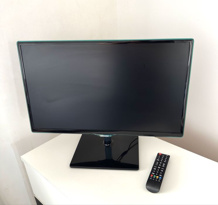 Vand TV Led Samsung diagonala 59 cm