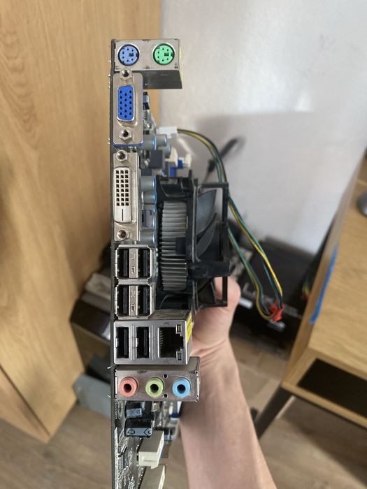 Placa de baza Asus Rock H61M-s