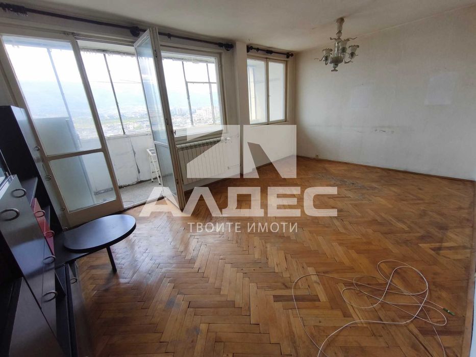 Продава се панорамен двустаен ап. в Младост 1!