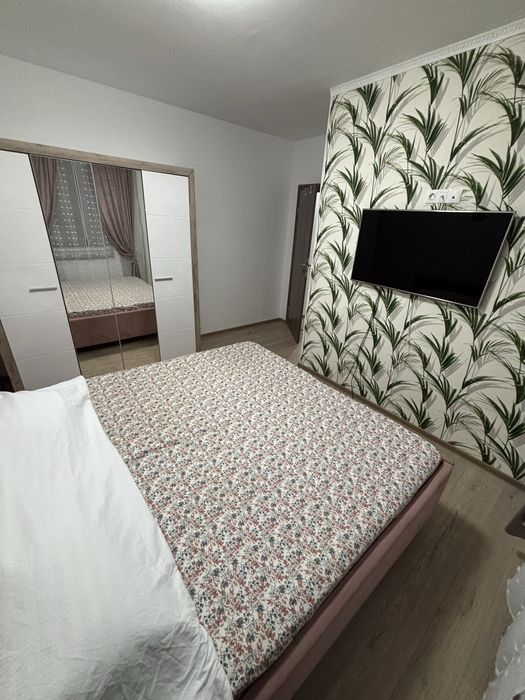 Inchiriez apartament 3 camere