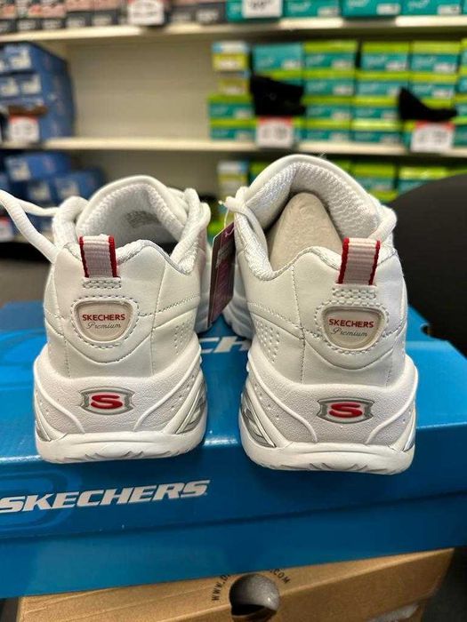 Продам кроссовки