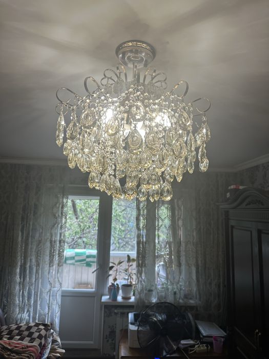 Продам люстру хрусталь