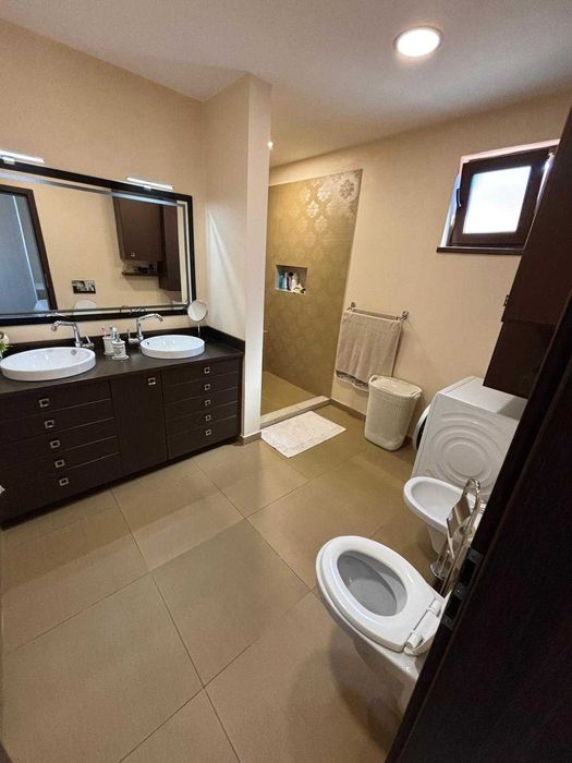 casa de vanzare in Oradea - cartierul Iosia (are inclus si spatiu comercial 30 mp)