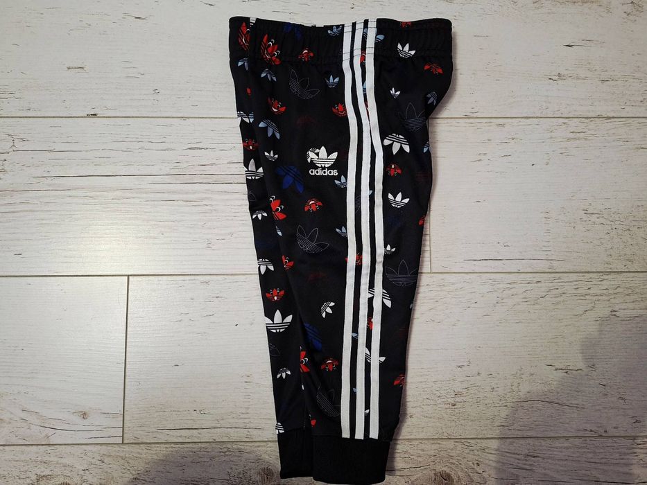 Adidas-Страхотно Детско Долнище  Ново!!!