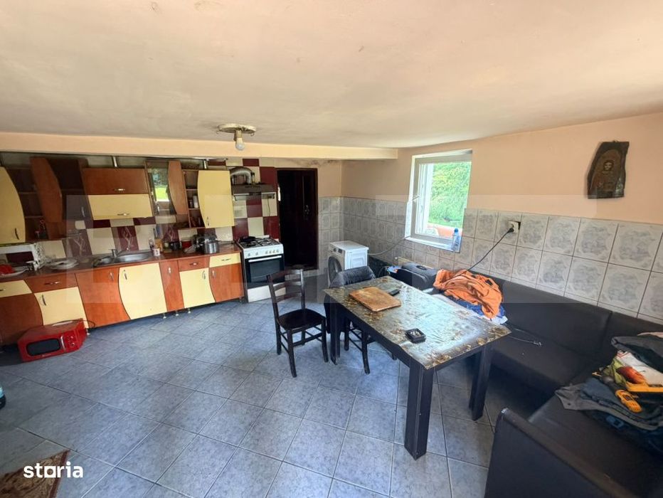Casa de vanzare, 220 mp, teren 2.000 mp, zona Predelut