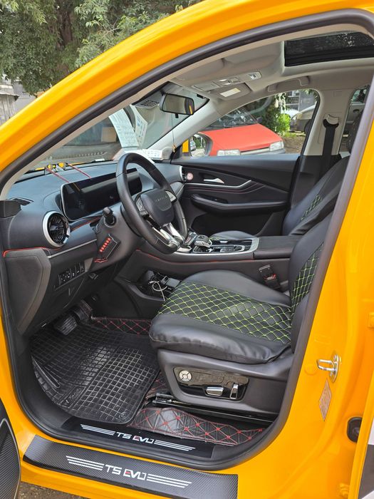 Dongfeng T5 EVO Heatwave, 2024 г. , 1. 5 Turbo бензин, 197 к. с. (145 kW), 300 Nm, 60 000 км.