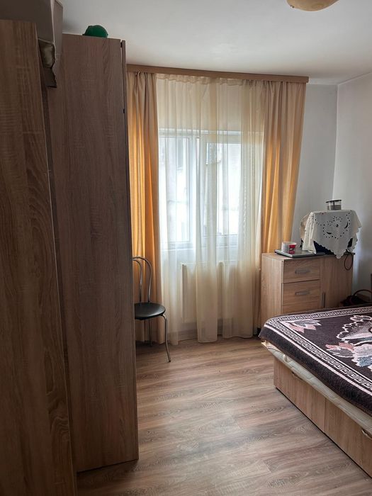 Inchiriez apartament 3 camere Marasesti