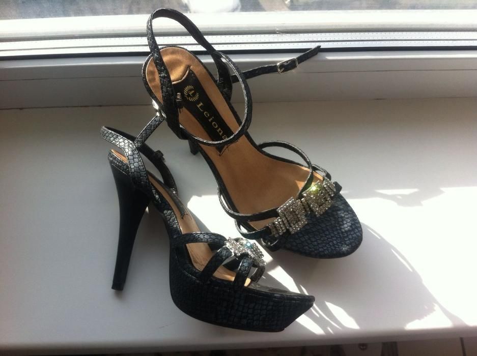 Босоножки. Новые. Летняя Обувь.