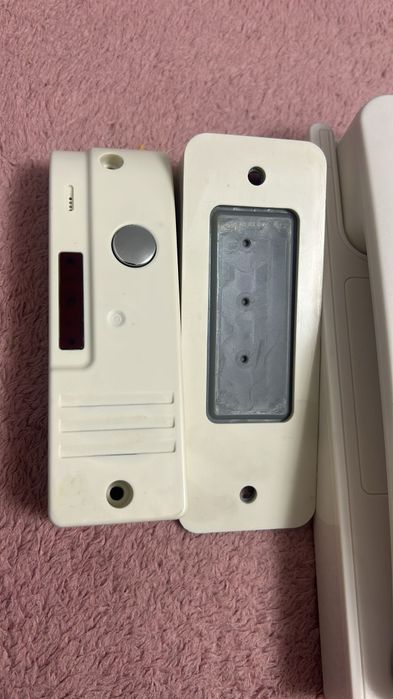 Interfon video cu receptor cu fir