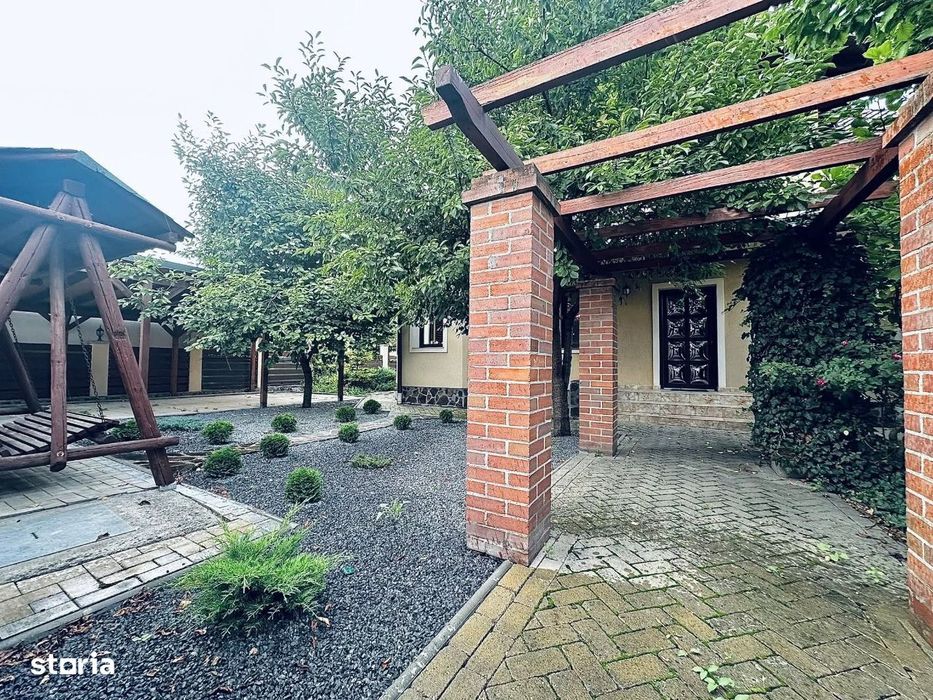 Casă de închiriat - 5 camere | 190 mp utili|Curte 500 mp|Saună|Stupini