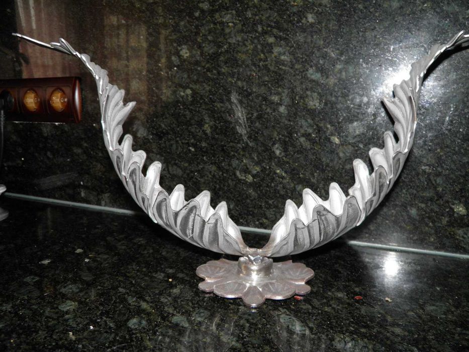 декоративна стойка за часовник