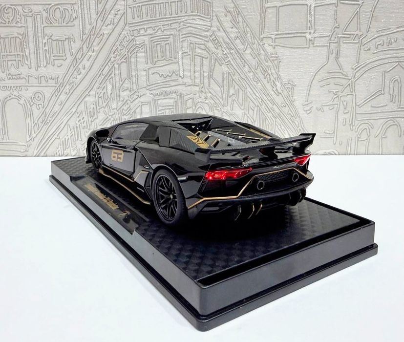 Lamborghini Aventador SVJ 1.32! Металлическая со светом и звуком
