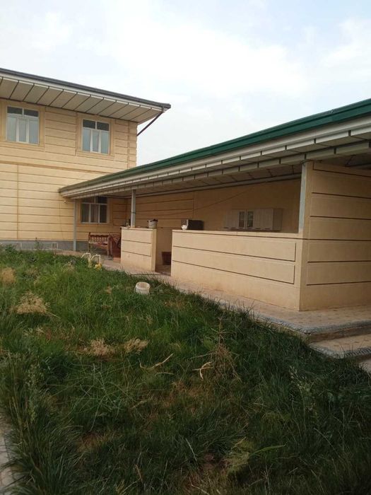 Янгиюль город махалля Дехконобод ул.Бустон ер дом 10 соток 2 уровня