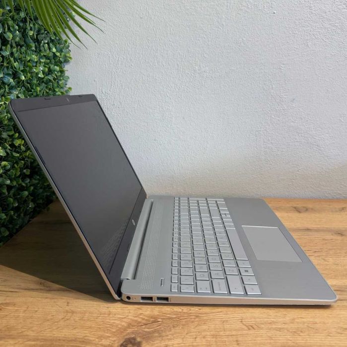 Laptop HP 15s AMD Ryzen 7 5700U SSD 1TB RAM 16GB Silver - GARANTIE 12 LUNI | TrueGSM