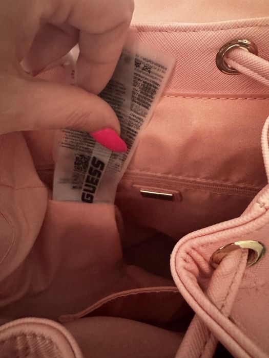 Нова раница GUESS