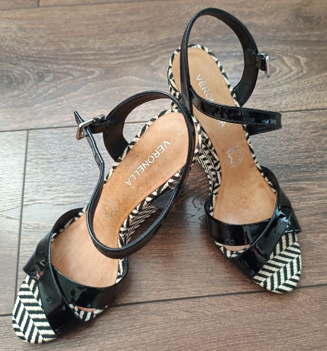 Дамски сандали на платформа Veronella