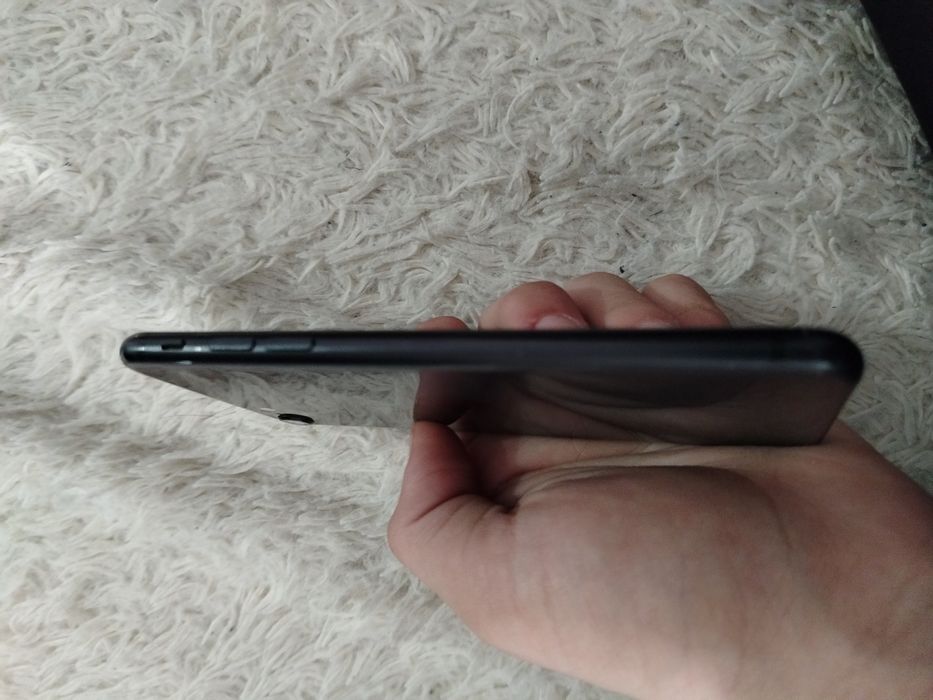 IPhone se2020 в хорошем состояние