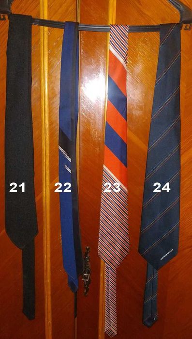 Cravate bărbătești, diverse  culori, materiale și modele, București