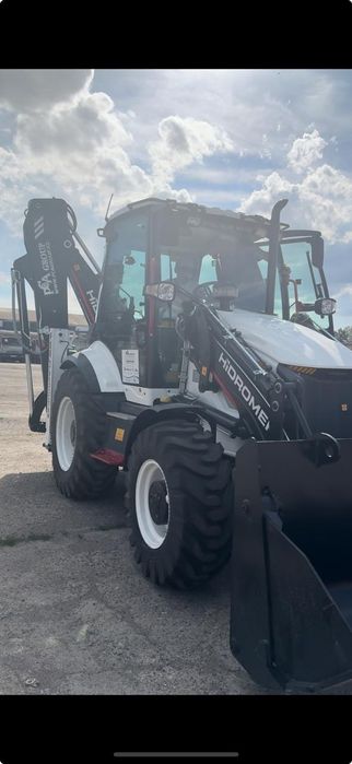 Эксковатор-погрузчик