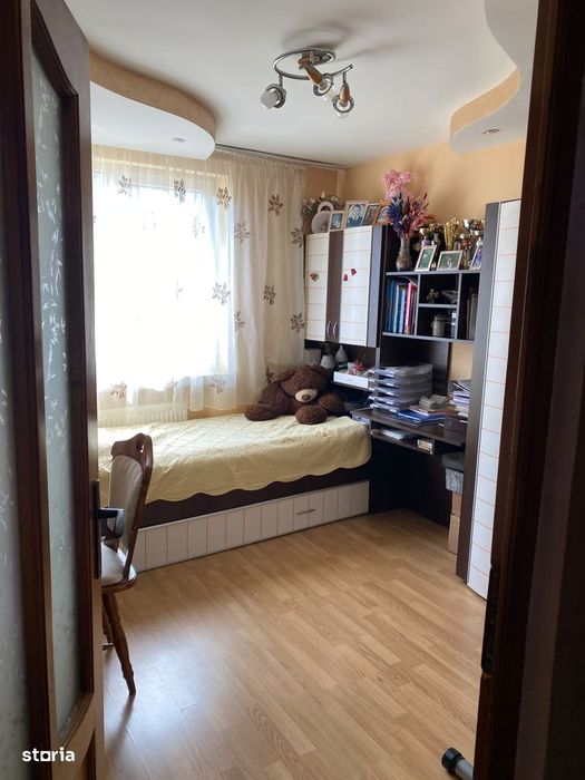 Apartament 3 Camere Decomandate | Zona Centrală | 2 Băi & Pod Privat