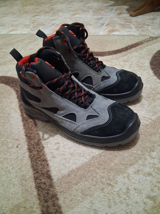 Работни защитни обувки 42 номер