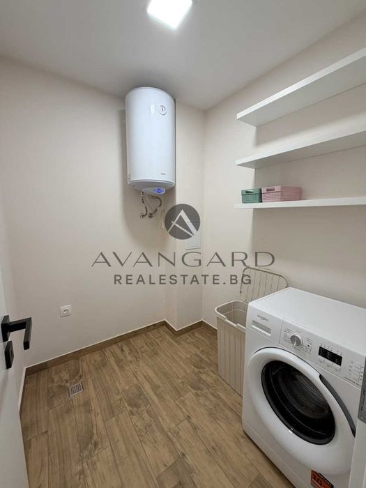 оф.25472 Дизайнерски тристаен/ Съдийски