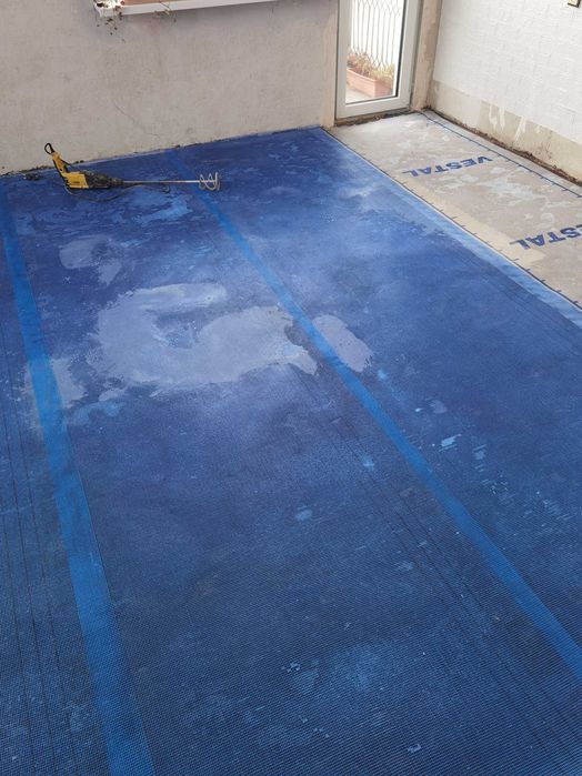 Самонивелираща (саморазливна) замазка