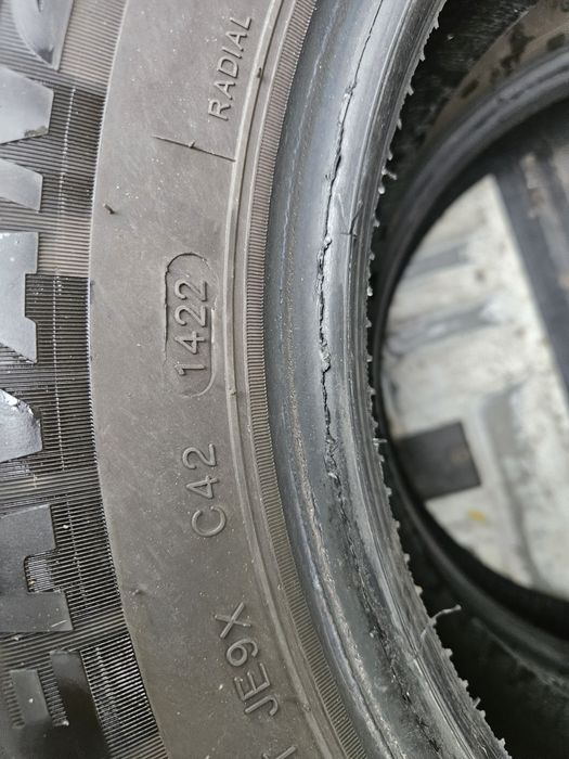 Гуми 215/65/15С 2броя