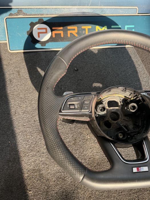 Оригинален волан за Ауди Audi A4 A5 Q5 A6 8w0419689 рязан скосен Sline